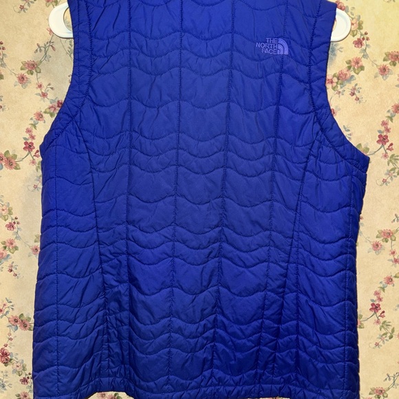 North Face Vest - Picture 3 of 3